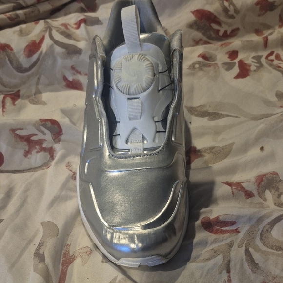 Men's Silver Athletic Shoes - Picture 2 of 3